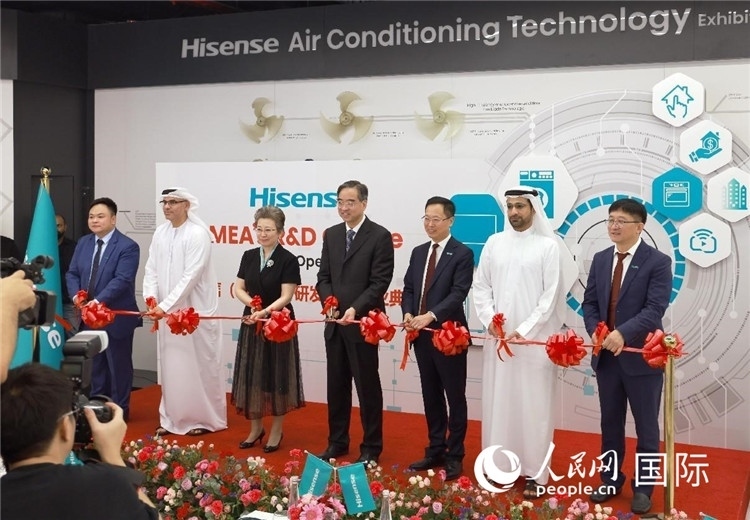 圖為開業(yè)剪彩儀式。人民網(wǎng)記者管克江攝