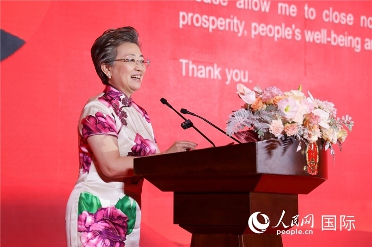 中國駐迪拜總領(lǐng)事歐渤芊致辭。人民網(wǎng)記者任皓宇攝