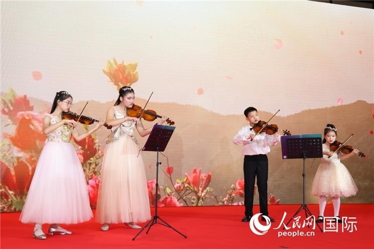 中國青少年樂器表演。人民網(wǎng)記者任皓宇攝