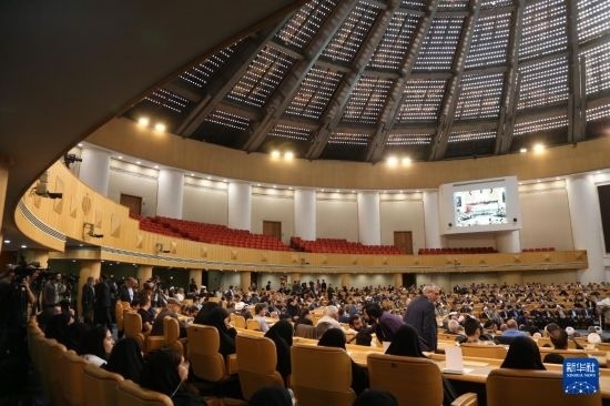 這是10月7日在伊朗首都德黑蘭拍攝的第七屆聲援巴勒斯坦兒童和青少年國際會(huì)議現(xiàn)場。新華社記者 沙達(dá)提 攝