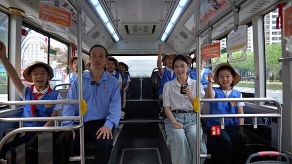 江蘇省太倉(cāng)市總工會(huì)舉行“坐上勞?！畬＞€’跟著榜樣看太倉(cāng)”直播活動(dòng)。江蘇省總工會(huì)供圖