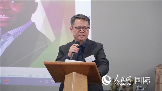 中國駐南非使館經(jīng)商處參贊邱忠義發(fā)言。 人民網(wǎng) 張茜攝