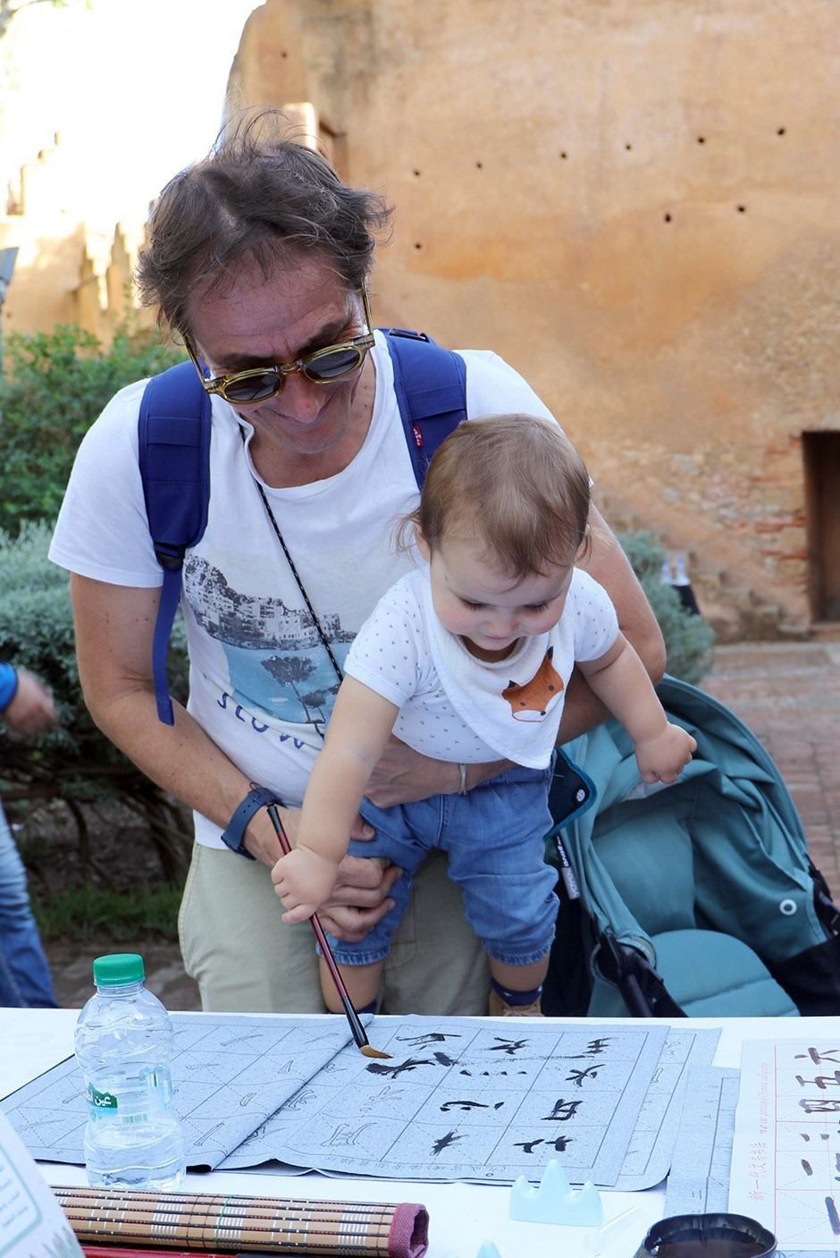 小小書法家。拉巴特中國文化中心供圖