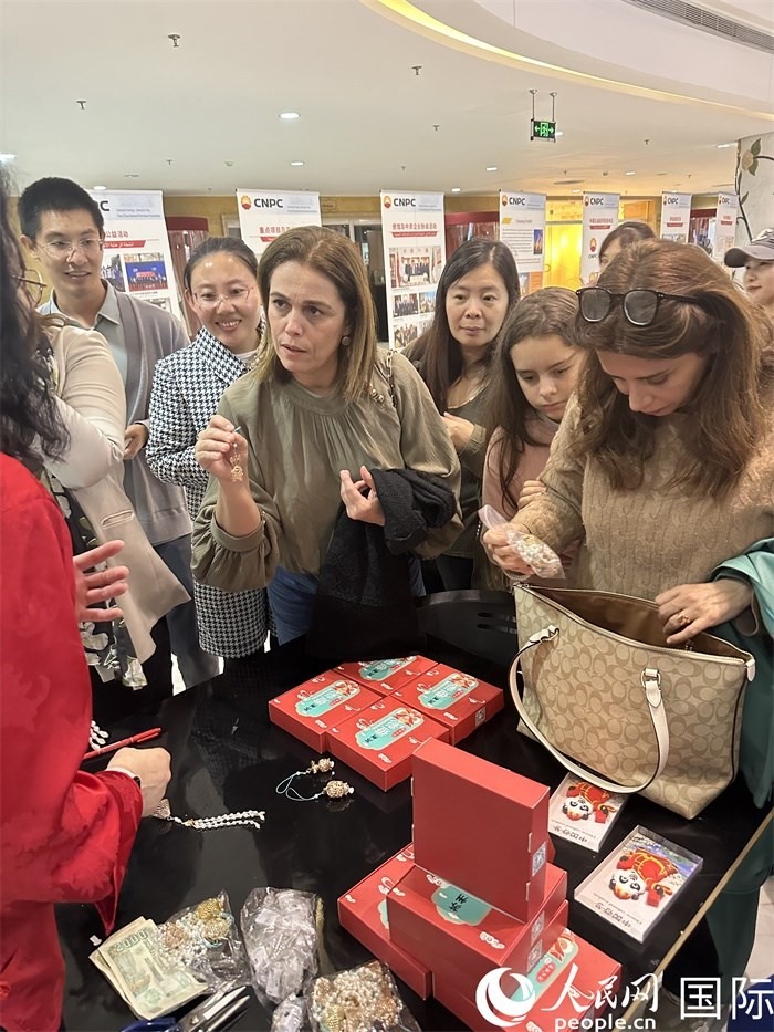 中國傳統(tǒng)非物質(zhì)文化遺產(chǎn)互動展示。人民網(wǎng)記者 郝瑞敏攝