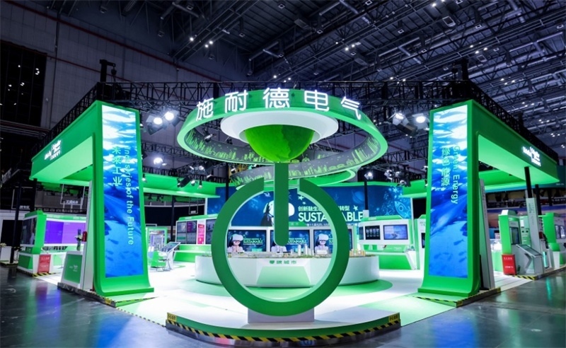 2023年，施耐德電氣在第六屆中國國際進口博覽會現(xiàn)場。施耐德電氣供圖