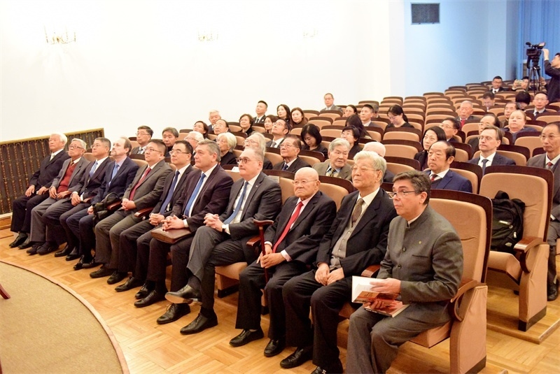 5.中俄資深外交官、學(xué)者、新聞媒體代表等70余人出席活動。 主辦方供圖