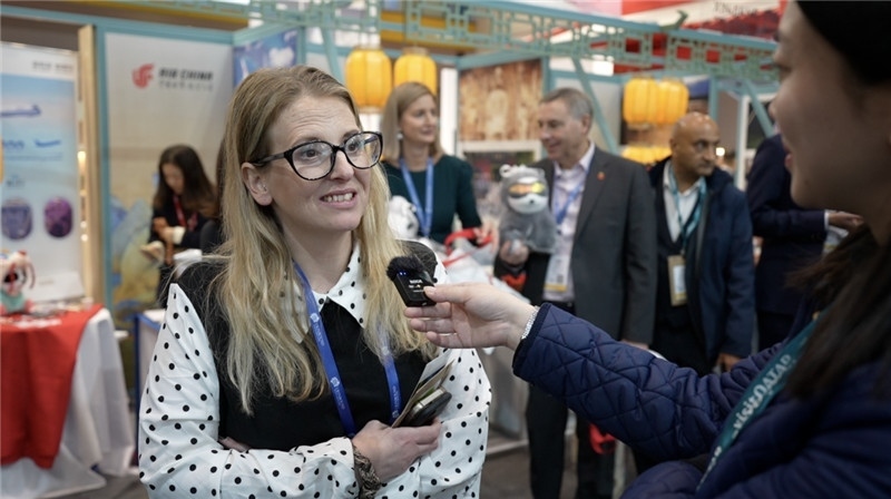 英格蘭約克旅游局局長(zhǎng)薩曼莎·亨特接受采訪。 吳若鳴攝