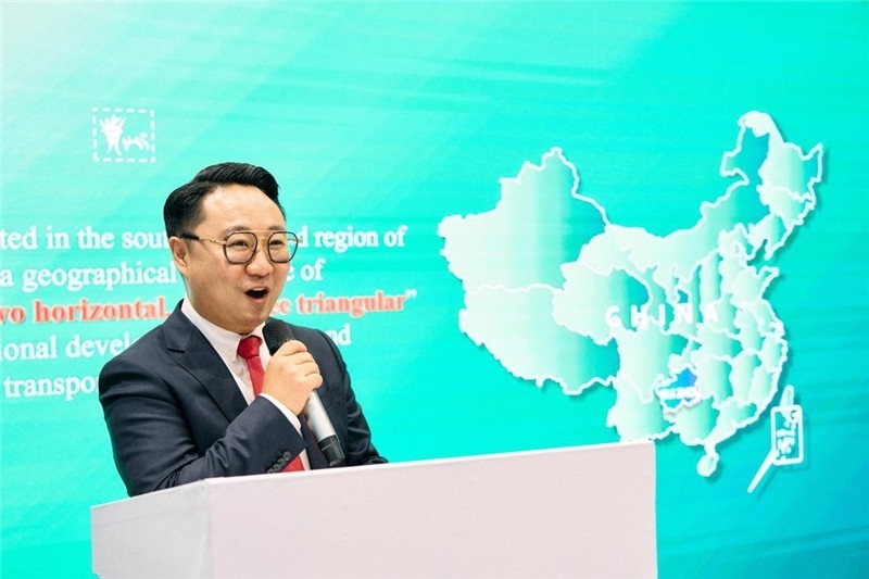 “中國館”貴州旅游推介會現(xiàn)場介紹。楊浩鵬