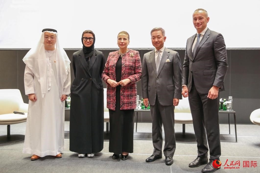 部分與會(huì)嘉賓合影。人民網(wǎng) 塔里克·易卜拉欣攝