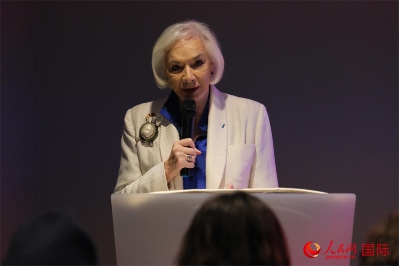 聯(lián)合國世界旅游組織特別顧問瑪麗-皮埃爾·布歇·奧利耶致辭（人民網記者于超凡 攝）