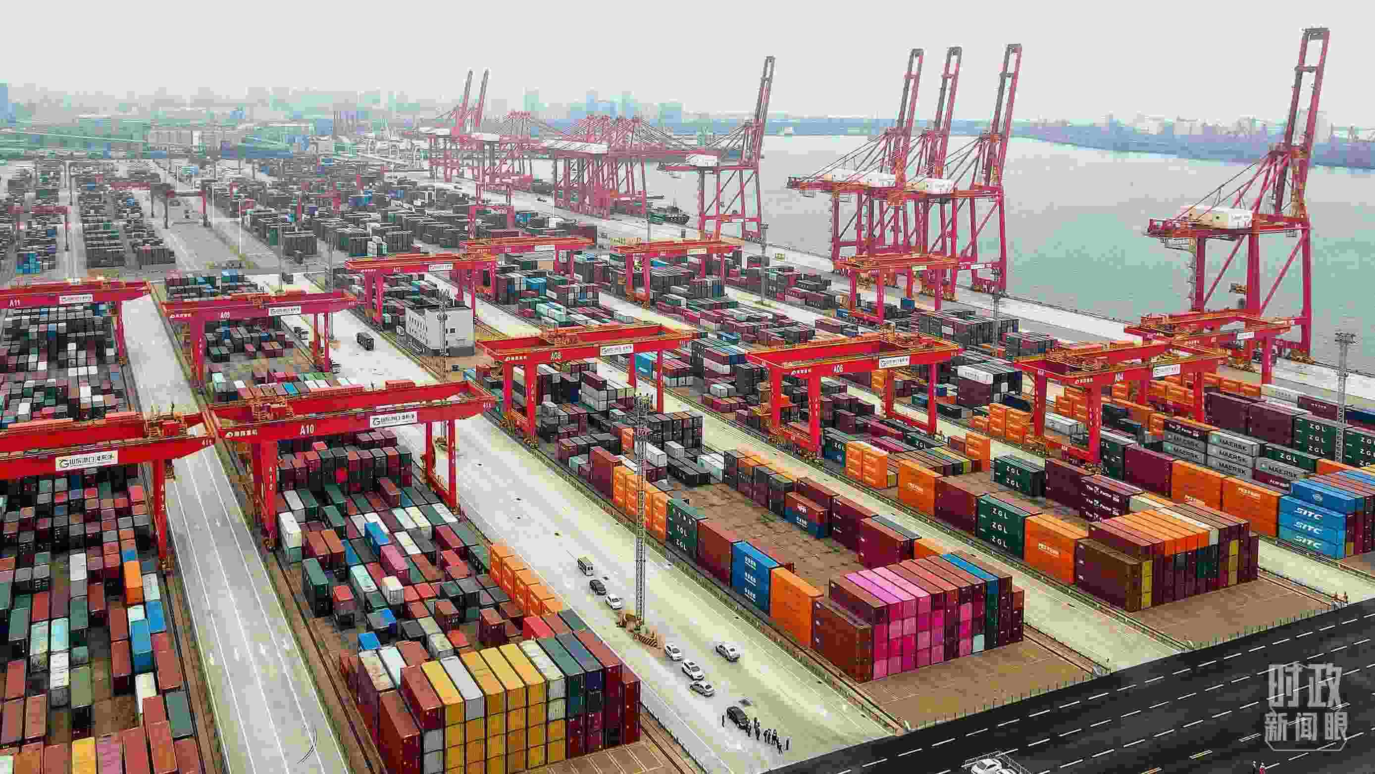 △山東日照港。（總臺央視記者劉琦拍攝）