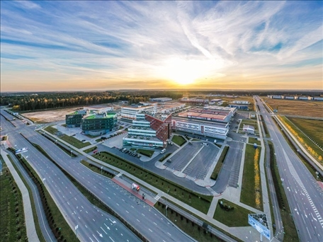 這是當?shù)貢r間2021年10月19日在白俄羅斯首都明斯克郊區(qū)拍攝的中白工業(yè)園。