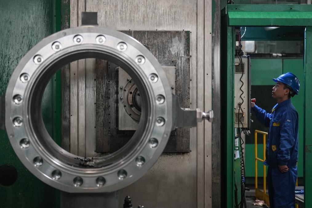 2023年2月14日，沈陽鼓風(fēng)機(jī)集團(tuán)股份有限公司的工人在車間工作。新華社記者 潘昱龍 攝