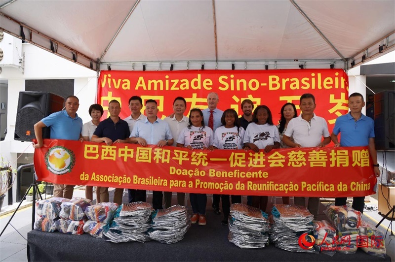 捐贈(zèng)活動(dòng)現(xiàn)場。人民網(wǎng)記者 陳海琪攝