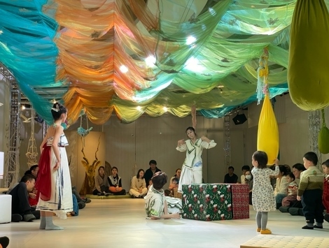 《Momoda新春嘉年華·音樂會(huì)》劇目表演。人民網(wǎng)記者 劉凡攝