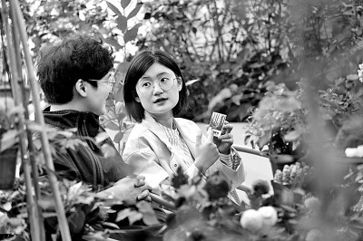 “90后”湖州姑娘沈吉從英國畢業(yè)后回國創(chuàng)業(yè)，為家鄉(xiāng)做貢獻。新華社發(fā)