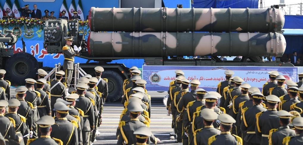 這是2024年9月21日在伊朗首都德黑蘭拍攝的閱兵式現(xiàn)場。新華社記者沙達(dá)提攝