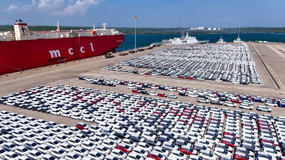 這是2024年3月28日拍攝的斯里蘭卡漢班托塔港（無人機照片）。新華社記者徐欽攝