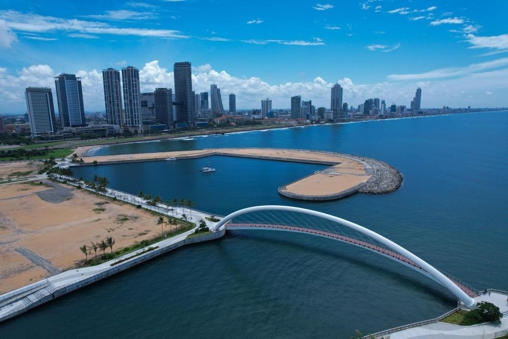 這是2024年10月26日在斯里蘭卡科倫坡港口城拍攝的城市風(fēng)光。新華社發(fā)（科倫坡港口城供圖）