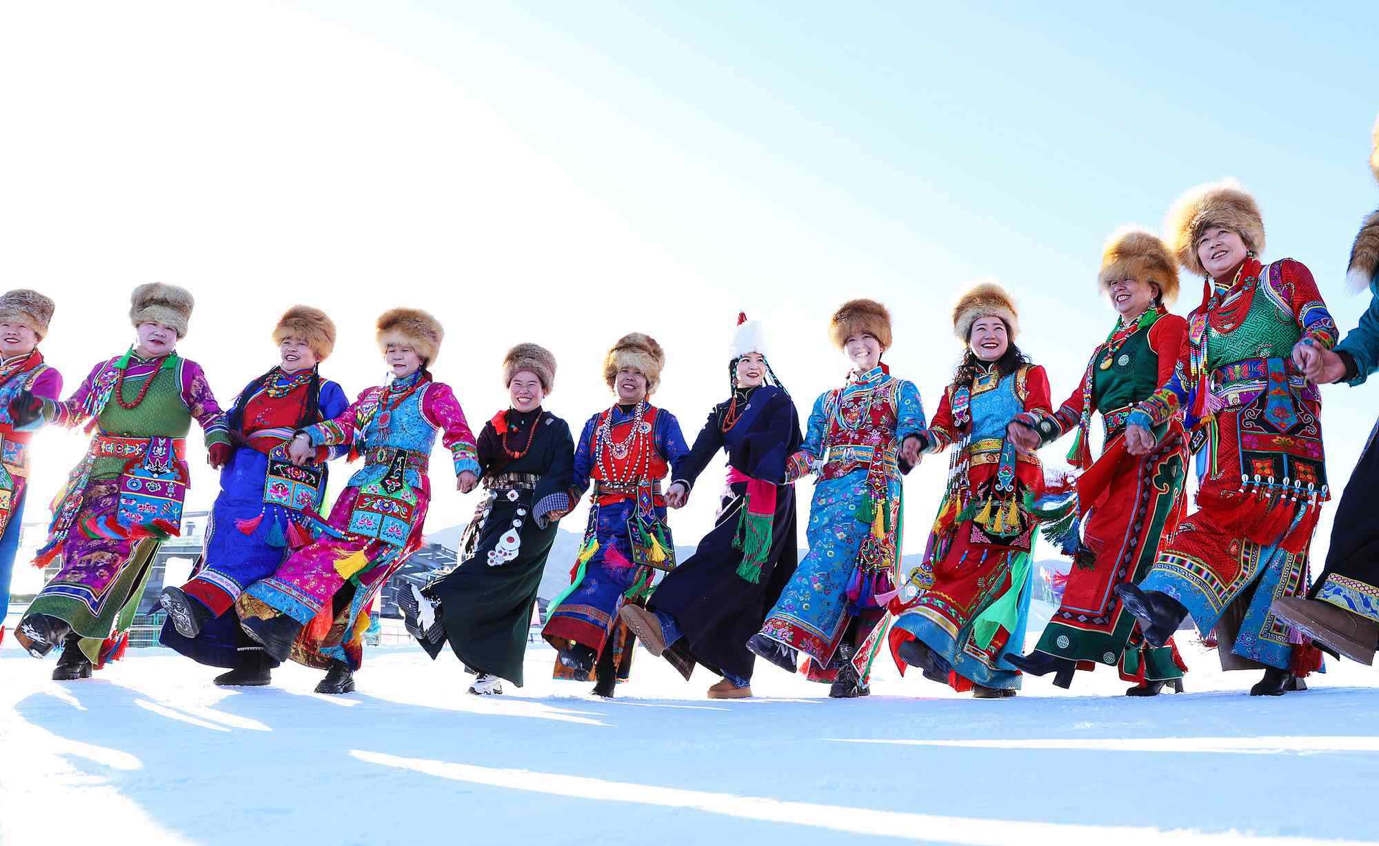 甘肅張掖，雪地千人鍋莊舞表演