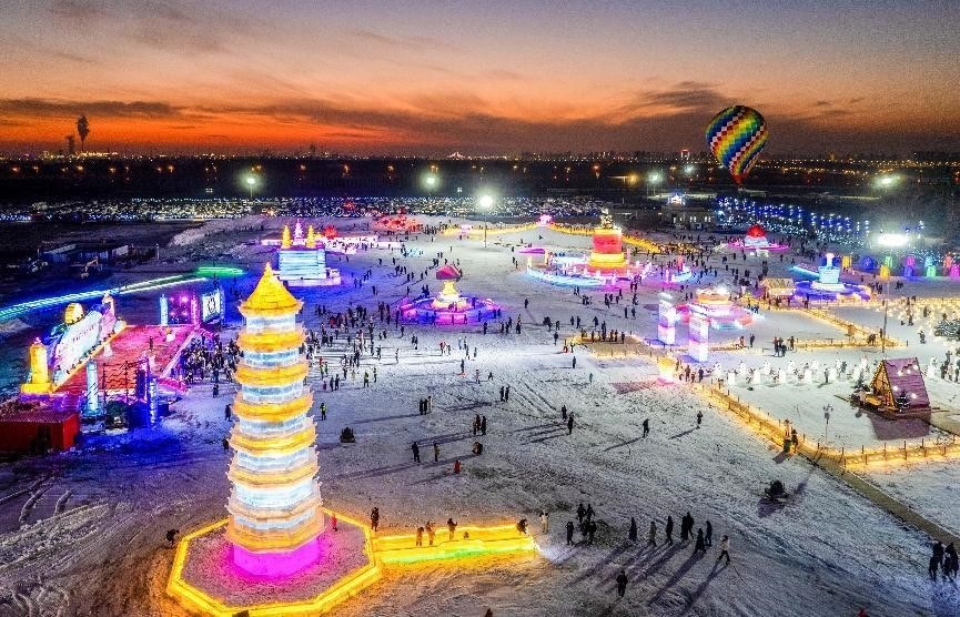 第四屆呼和浩特歡樂(lè)冰雪節(jié)活動(dòng)現(xiàn)場(chǎng)。丁根厚攝