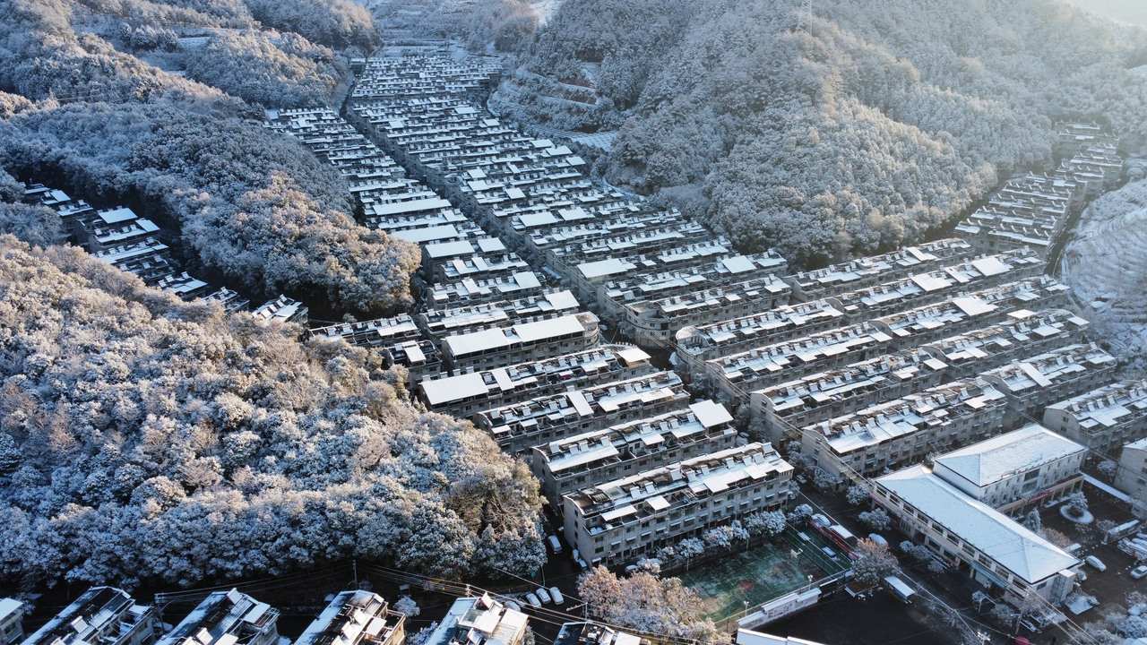 慶元縣濛洲街道同濟(jì)新村，雪后初霽。慶元縣融媒體中心 供圖