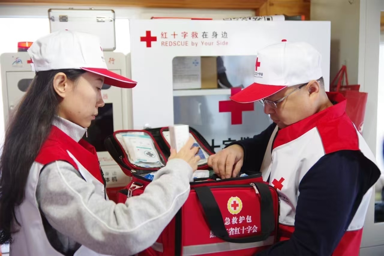應(yīng)急救援志愿者培訓(xùn)現(xiàn)場(chǎng)。 中國(guó)紅十字會(huì)總會(huì)供圖