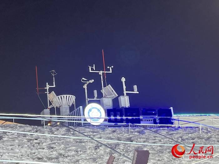 園區(qū)內(nèi)九要素自動氣象觀測站。人民網(wǎng) 高清揚(yáng)攝