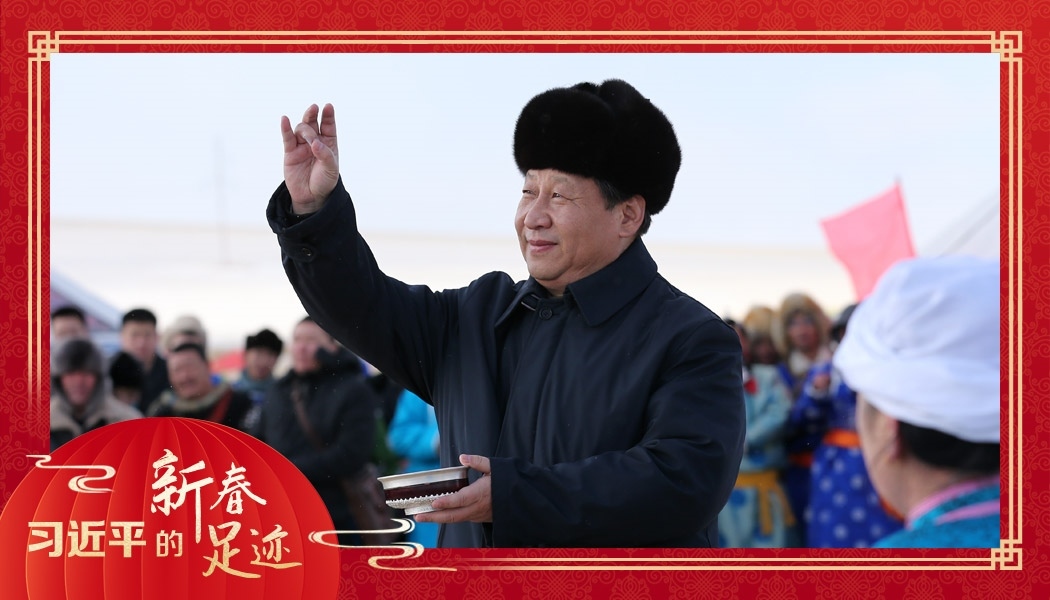 2014年1月27日，習(xí)近平總書(shū)記在內(nèi)蒙古錫林浩特市寶力根蘇木（鄉(xiāng)）參加冬季那達(dá)慕“五畜祈?！眱x式。