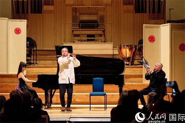 旅英音樂家聯(lián)袂演奏《枉凝眉》。楊浩鵬攝