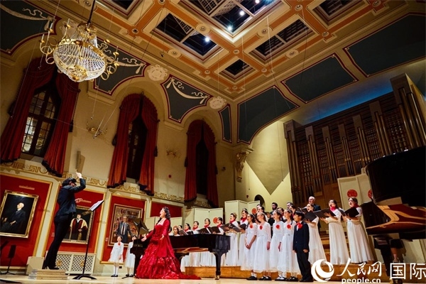 大合唱《燈火里的中國》。楊浩鵬攝