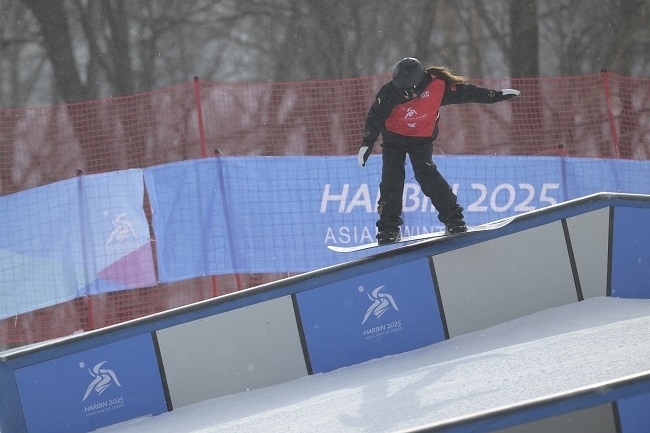 2月8日，張小楠在比賽中。新華社記者 楊冠宇攝