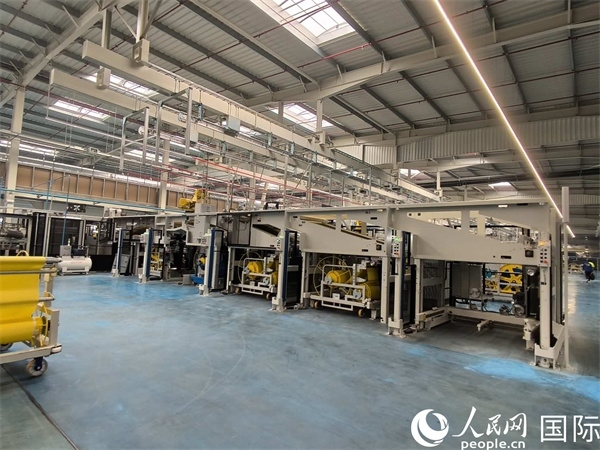 森麒麟在科技城的工廠內(nèi)部。人民網(wǎng)記者 黃培昭攝