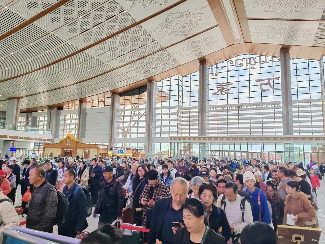 春節(jié)期間的中老鐵路萬象站。李加勇攝