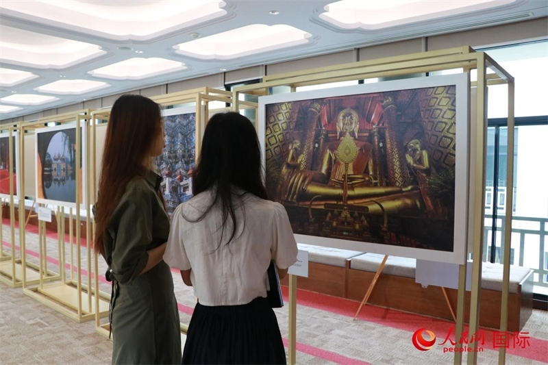 “遇見(jiàn)”攝影展現(xiàn)場(chǎng)。朱瀟逸攝