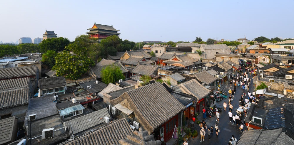 遠(yuǎn)眺鐘鼓樓。新華社記者 陳鐘昊 攝