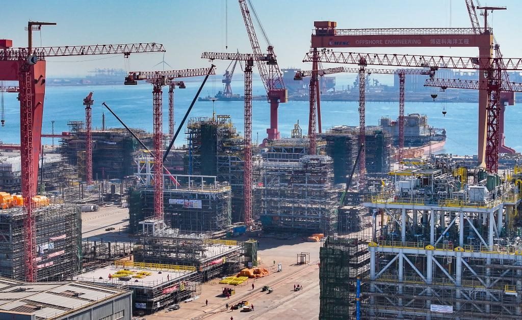 這是3月21日拍攝的天津博邁科海洋工程股份有限公司廠(chǎng)區(qū)一景（無(wú)人機(jī)照片）。新華社記者 趙子碩 攝