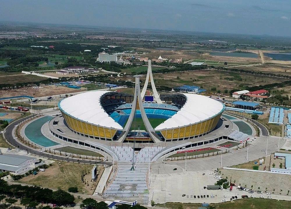 由中國援建的柬埔寨國家體育場項目于2021年12月18日正式啟用。