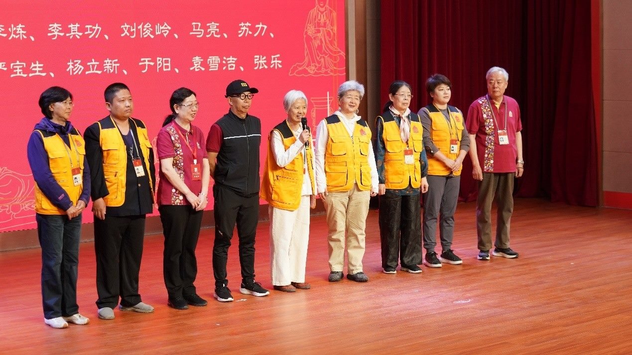 服務滿二十年志愿者代表發(fā)表感言。故宮博物院供圖