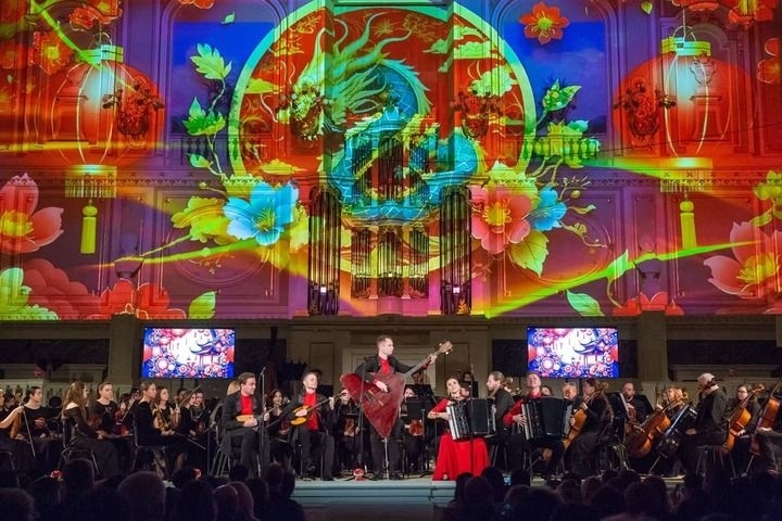 2025年2月6日，俄羅斯音樂家在圣彼得堡舉行的中俄新春音樂會上表演。新華社發(fā)（莫京娜 攝）