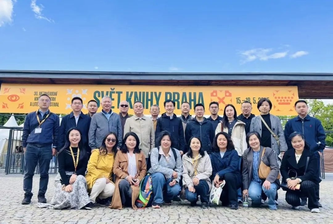 中國出版界代表團合影。圖片均由國圖集團供圖