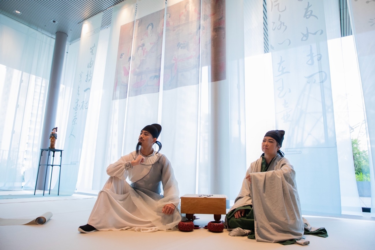 白居易與茶仙盧仝。中國駐大阪旅游辦事處供圖