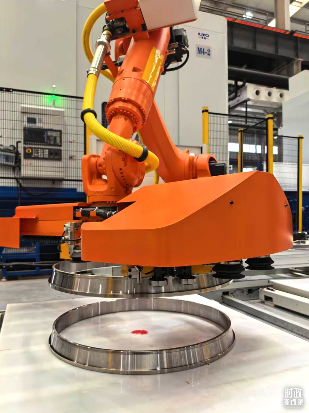 △洛軸產(chǎn)品。（總臺央視記者黎兵拍攝）