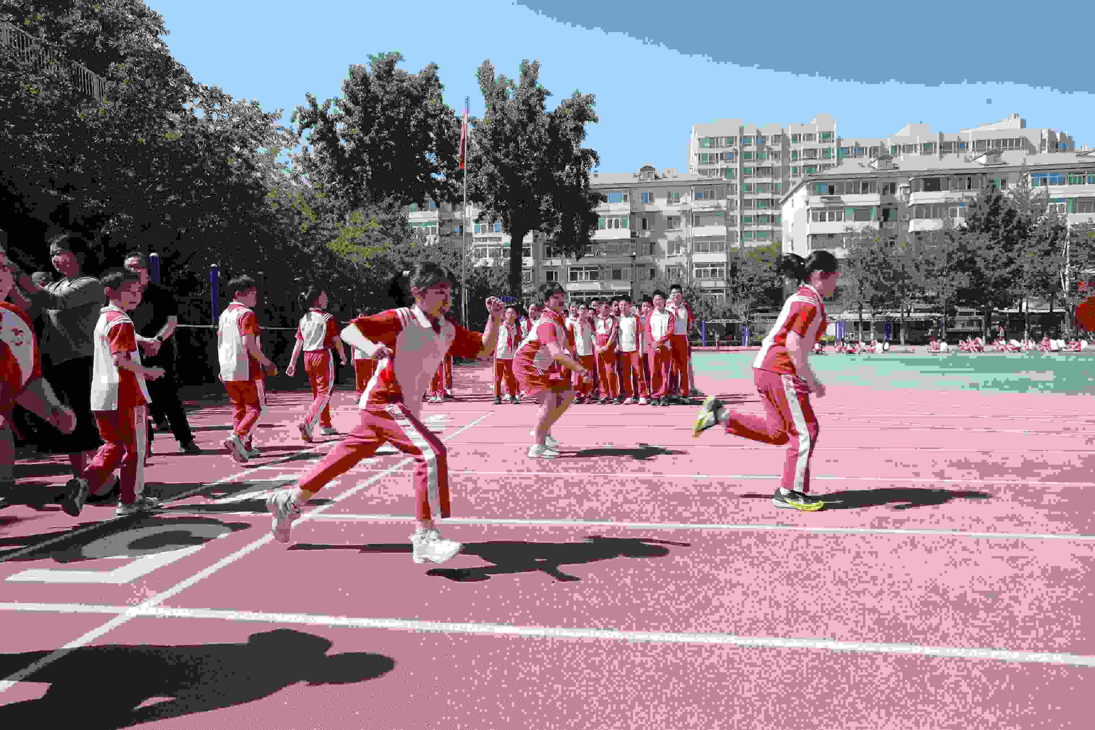 學生利用人工智能進行50米測試。北京市教委供圖