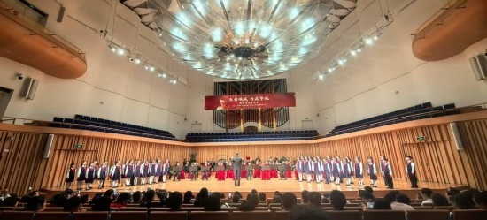 重慶大學(xué)城樹人小學(xué)校管樂團(tuán)參加比賽。