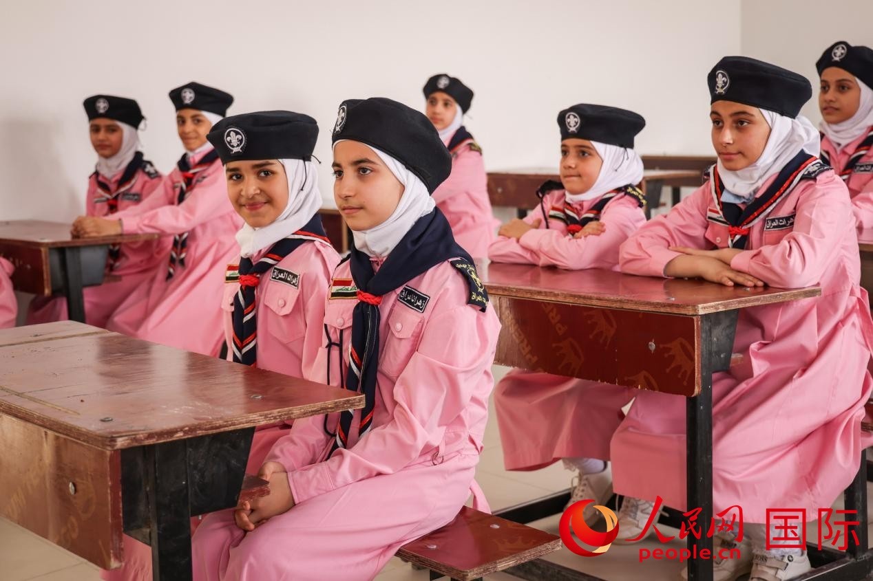 阿爾穆塔?阿里卡特國(guó)際學(xué)校的學(xué)生在教室內(nèi)上課。人民網(wǎng)記者 薛丹攝
