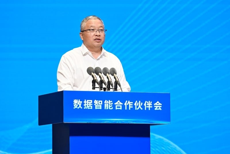 圖為豫資控股集團黨委書記、董事長秦建斌。