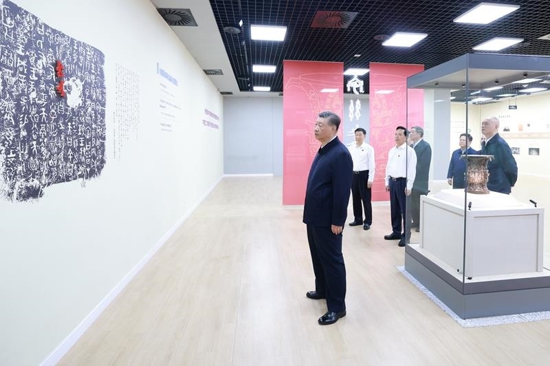 △2024年9月10日，習(xí)近平總書記來(lái)到陜西寶雞市參觀寶雞青銅器博物院。