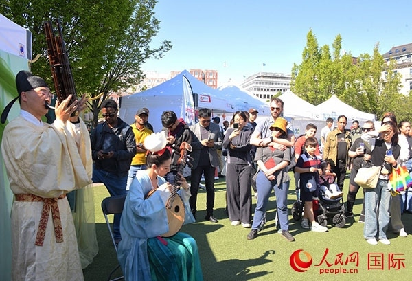 明月民樂工坊展示。人民網(wǎng)記者 殷淼攝