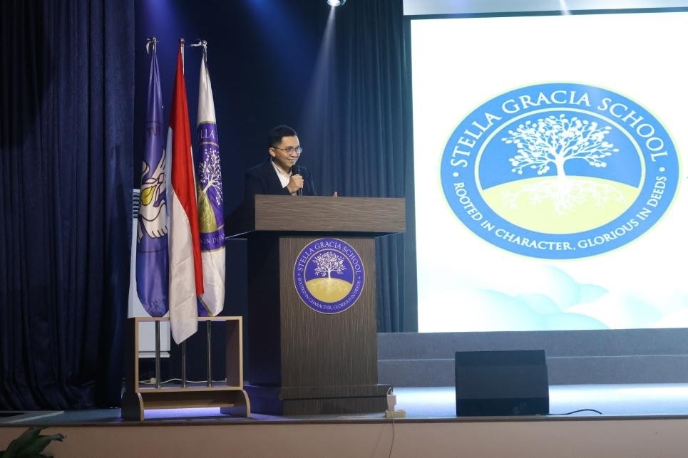 安德魯致辭。哈山努丁大學(xué)孔子學(xué)院供圖